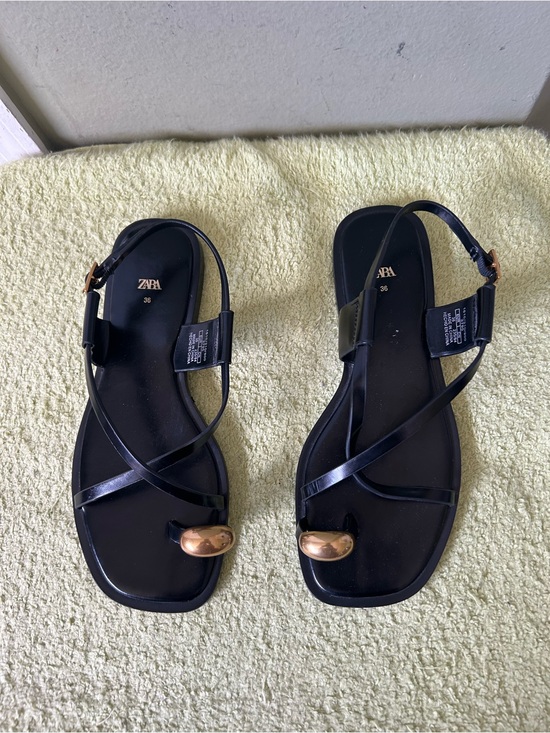 Zara Shoes - Zara Black Strappy Toe-Ring Sandals with Gold Accent